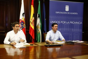 Óscar Liria y Javier A. García en la Junta de Gobierno.