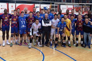 El equipo con Javier Deleyto Alcalá director del Centro de Experiencias Michelin.