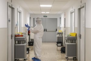 Disminuye el número de hospitalizados en Andalucía.