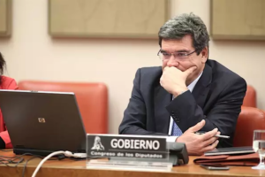 El ministro de Seguridad Social, José Luis Escrivá aclara algunos de los puntos sobre los que se instalará el IMV, que se aprobará el martes.