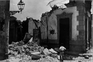 Vivienda destrozada tras el bombardeo
