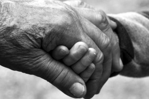 Paco ya no podrá contar sus inventos a Ea (Fina).