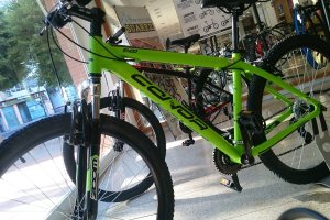 Tienda  de bicicletas de la calle Blas Infante de Almería.