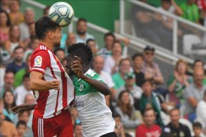 Juan Ibiza en el Racing-Almería.