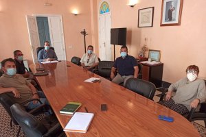 Reunión entre Ayuntamiento y \'Muévete por Carboneras\'.