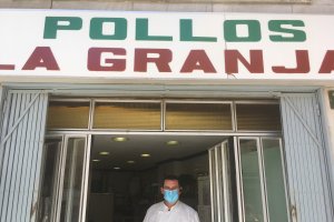 Miguel Angel  Montoya, propietario de Pollos La Granja.