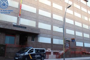 Fachada de la Comisaría de la Policía Nacional de Almería.