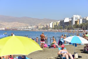 Los turistas encuentran en la capital la cuarta ciudad más barata para sus vacaciones.