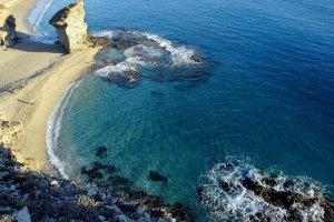 La Playa de los Muertos es uno de los grandes atractivos de la costa almeriense.
