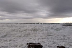 Las olas llegarán  ser de dos o tres metros en la costa almeriense.