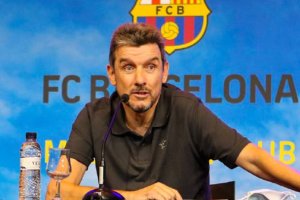 Juan Carlos Unzué en la rueda de prensa en el Camp Nou.