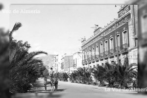 La calle de pescadores fue después la de Aguilar Martell y en la posguerra la calle del Parque Nuevo. La Casa Ferrera fue su gran negocio.