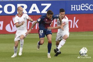 El Huesca perdió en casa contra el Mirandés 1-2.