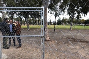 El Ayuntamiento invertirá 90.000 euros en iluminación eficiente y mejora de puentes peatonales de El Toyo.