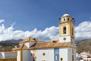 Vista exterior de la Iglesia de Canjáyar, emblema del municipio.