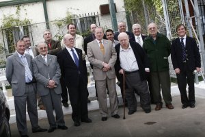 Nicoláss Uclés con sus grandes Maestros del fútbol.
