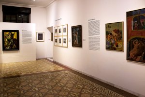 Sala del Museo Doña Pakyta con obras de Castellón y Parra.