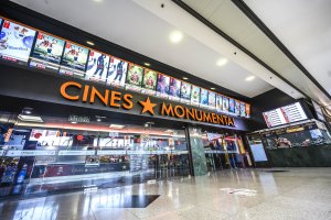 Instalaciones de Cines Monumental de Almería.
