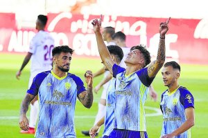 El uruguayo celebrando su gol en Albacete.