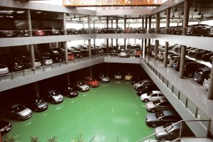 Ni nuevos ni usados, la venta de coches está bajo mínimos