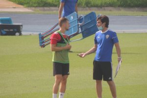 Mario Silva hablando con Iván Balliu.