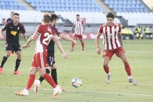 El delantero sigue buscando la meta rival.