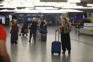 Pasajeros en la estación madrileña de Atocha.
