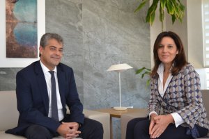 La presidenta del Consejo Social y el rector de la UAL.