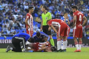 Sagués Oscoz en el partido Deportivo-Almería.