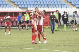 Celebración rojiblanca tras ganar al Sporting.