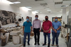 José Luis Delgado, delegado territorial de Turismo, visitó el centro de interpretación.