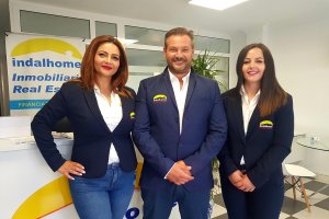 Paqui Hernández, Miguel A. Gallardo e Isabel Hernández.