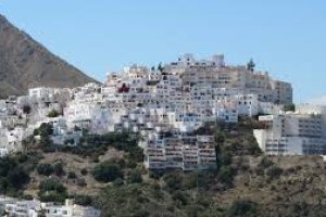 El pueblo de Mojácar es uno de los referentes turísticos de la provincia.