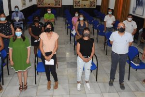 Beneficiarios de las ayudas con la concejala.