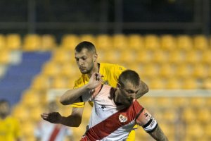 Saveljich en el partido de Santo Domingo ante el Alcorcón de Fran Fernández.