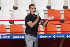 Francisco dando instrucciones en el Anxo Carro.