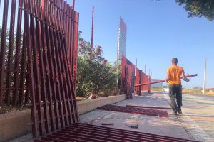 Trabajos de reparación del vallado perimetral del recinto ferial