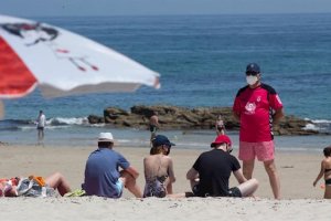 En la playa será obliatorio el uso de mascarilla.