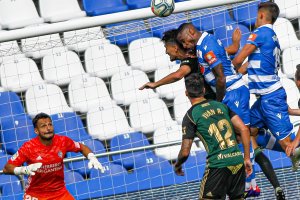 René Román en el partido Deportivo-Ponferradina.