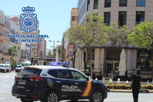 La Policía Nacional ha detenido a dos personas.