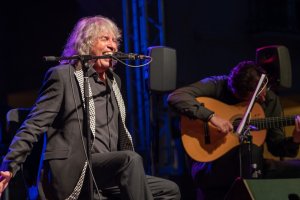 Mercé vuelve a ganar ‘en casa’ con una noche combinada de cantes grandes y concesiones populares.