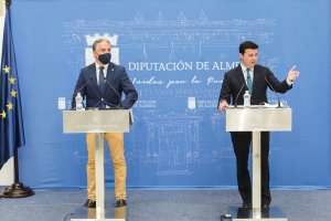 Bendodo y García durante la rueda de prensa celebrada este lunes en Diputación.