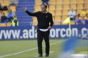 Fran Fernández en el partido frente al Almería en Alcorcón.