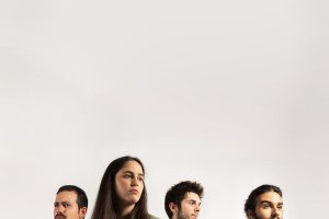 AA MAMA el grupo murciano promete una noche entre melodías de rock, folk y pop.