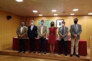 Maribel Sánchez con los principales responsables sanitarios de la provincia, tras la reunión de este miércoles.