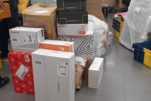 El algunas oficinas, los trabajadores entregan una media 80 paquetes por día.