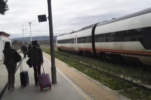 Imagen de archivo de viajeros de un talgo Madrid-Almería.