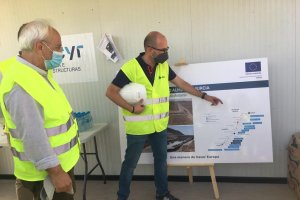 El subdelegado del Gobierno (izquierda) visita las obras del AVE en Níjar
