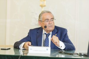 El catedrático Andrés M. García Lorca.