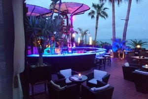 Imagen del tercer local cerrado en Mojácar, el Lua.